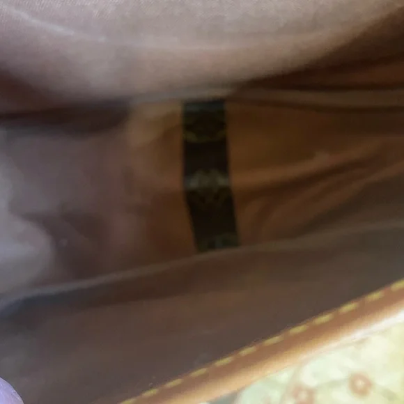 🌟🌟HOST PICK🌟🌟Absolutely Stunning Louis Vuitton Saddle Bag Purse - Picture 13 of 17